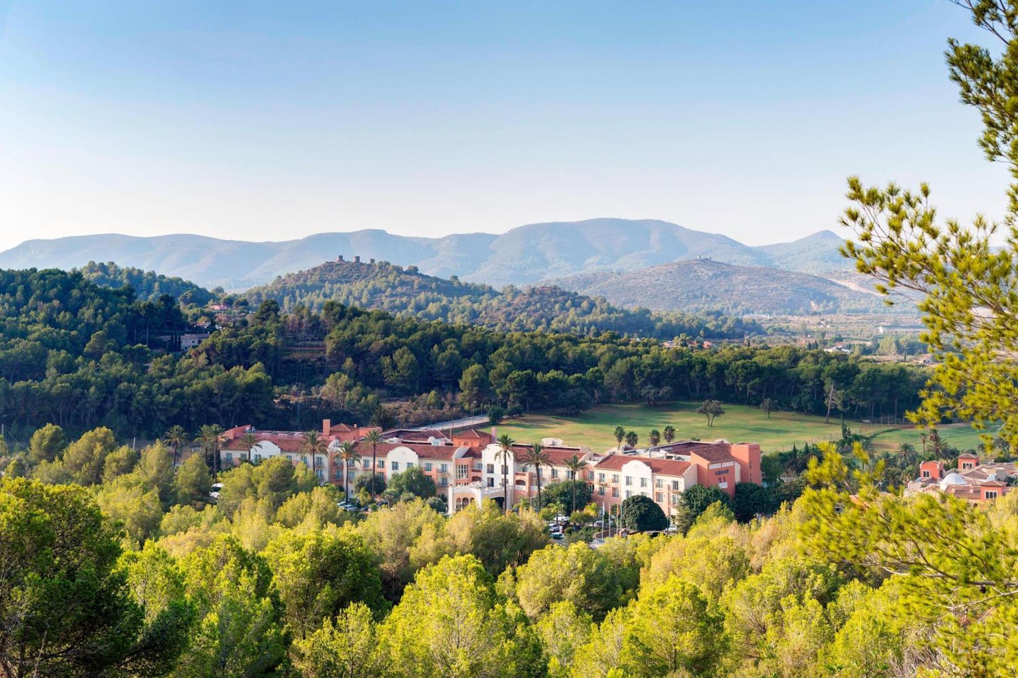 Denia Marriott La Sella Golf Resort & Spa Bagian luar foto View of the town